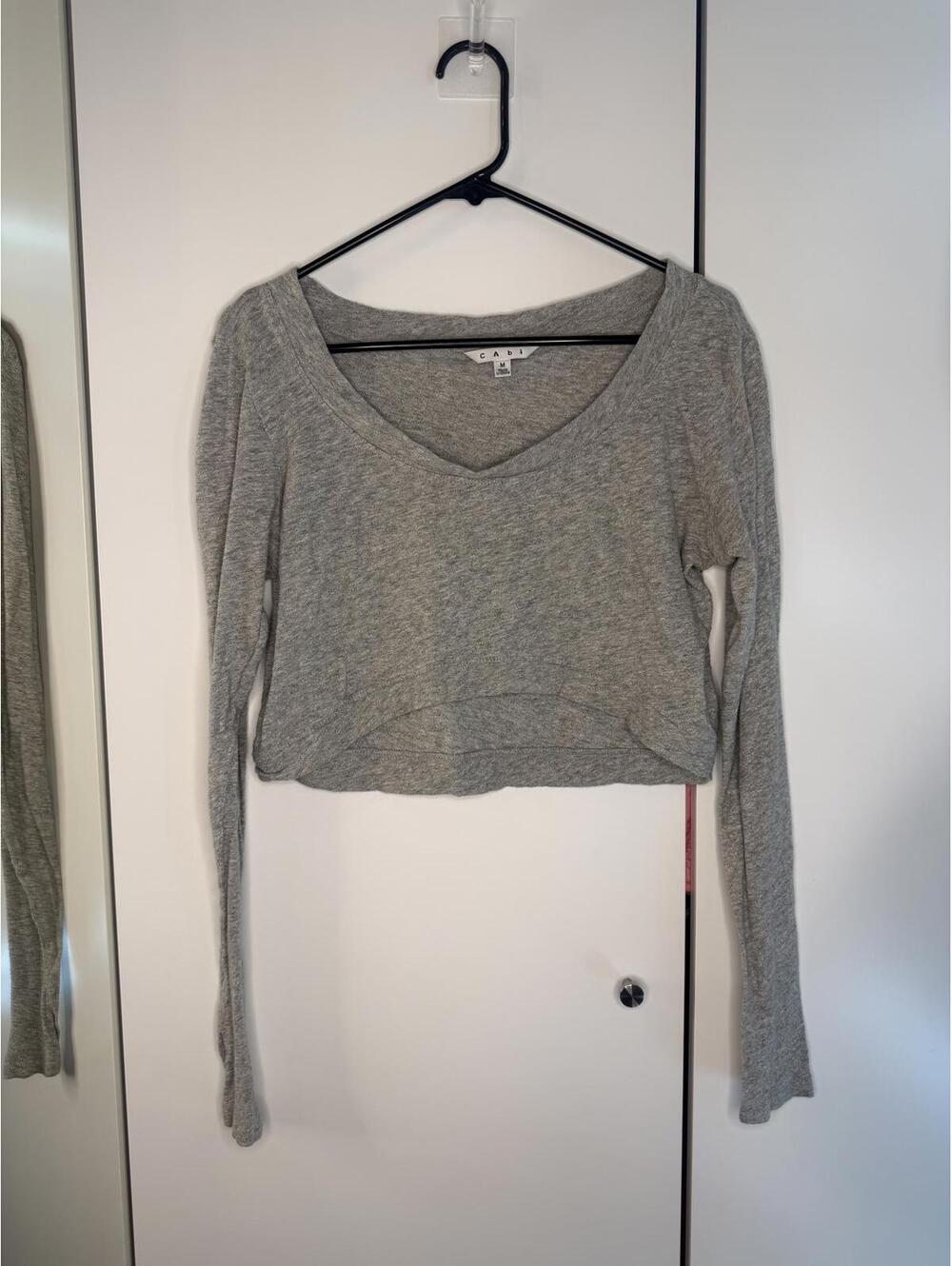 Cabi Gray Long Sleeve Women's Crop Top